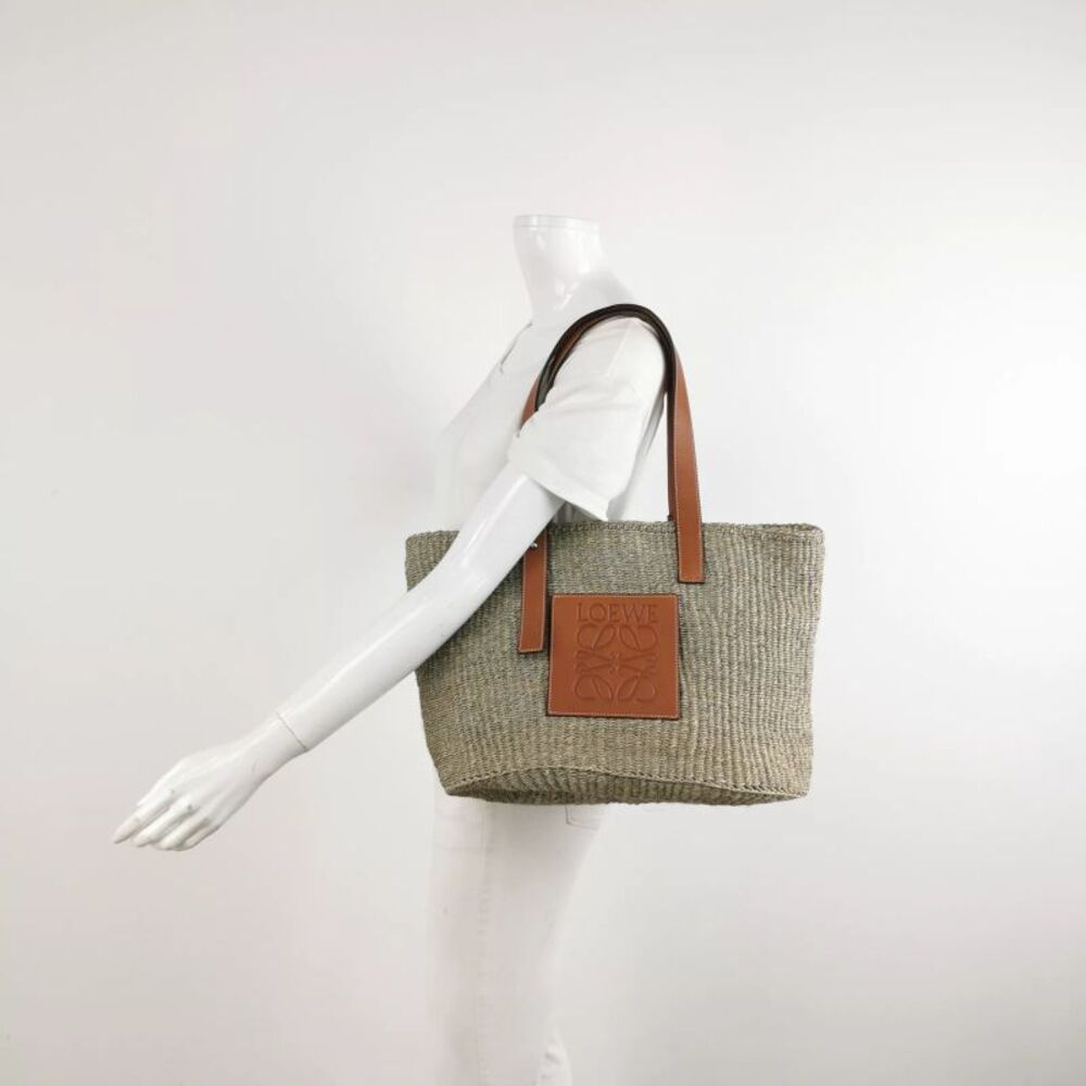 Loewe Women Pre-Loved Bag Very Good Condition - Picture 2 of 9